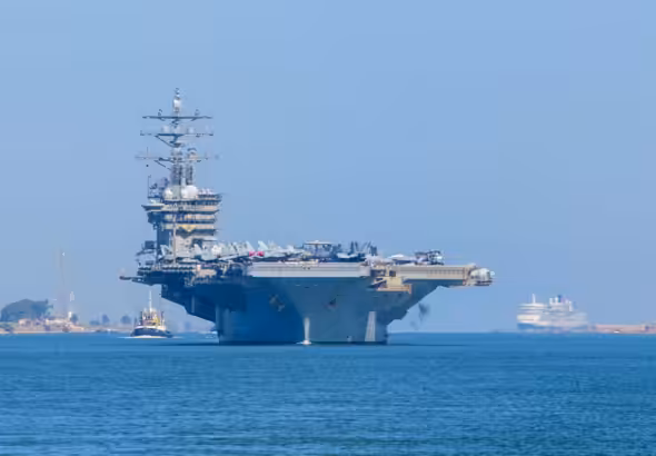 USS Dwight D. Eisenhower (CVN-69) transits through the Suez Canal, Nov. 4, 2023. Photo: US Navy.